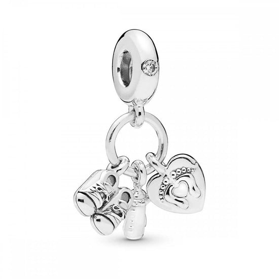 D1829 Baby Shoes Charm Pendant