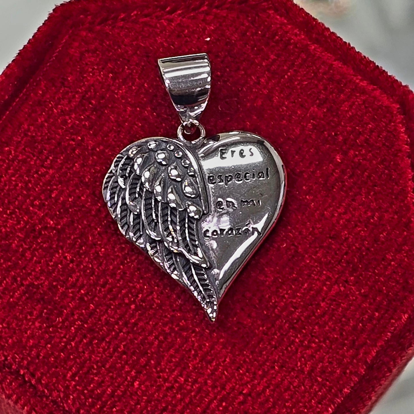 D445 Heart With Angel Wing Pendant