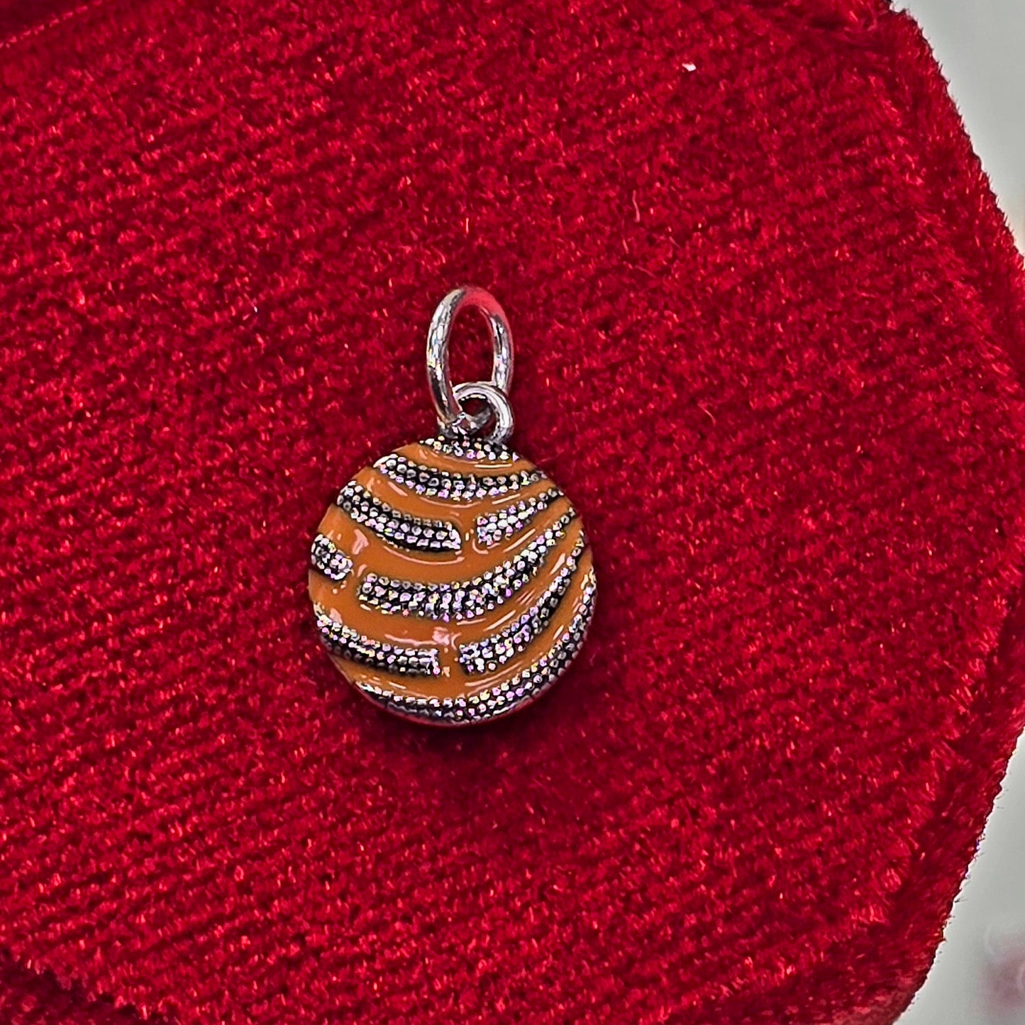 D1934 Pan Dulce Pendant