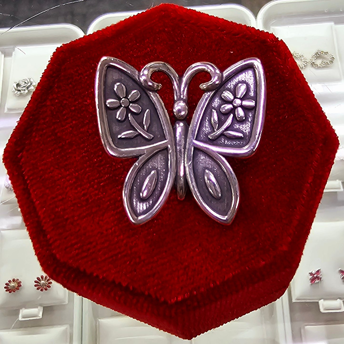 D1935 Big Butterfly Pendant