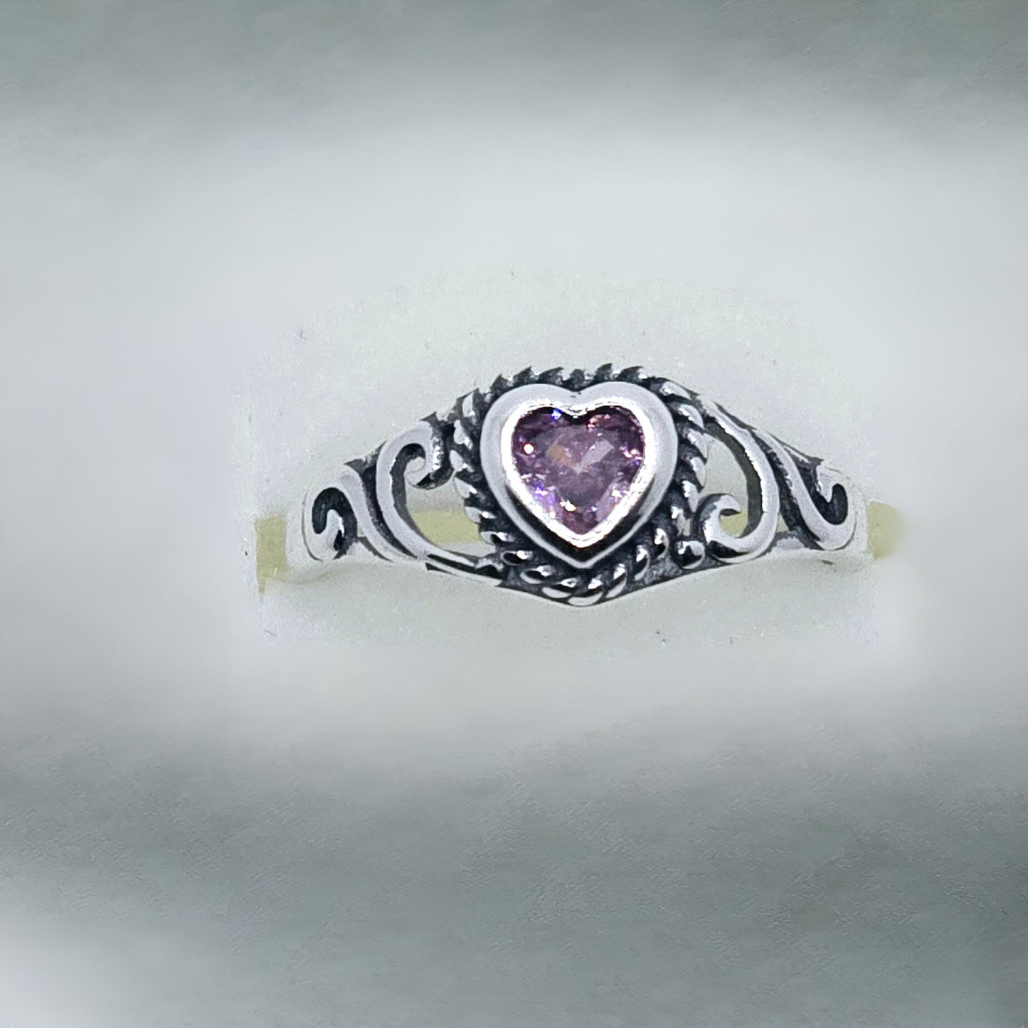 Anillo vintage de corazón rosa RK4