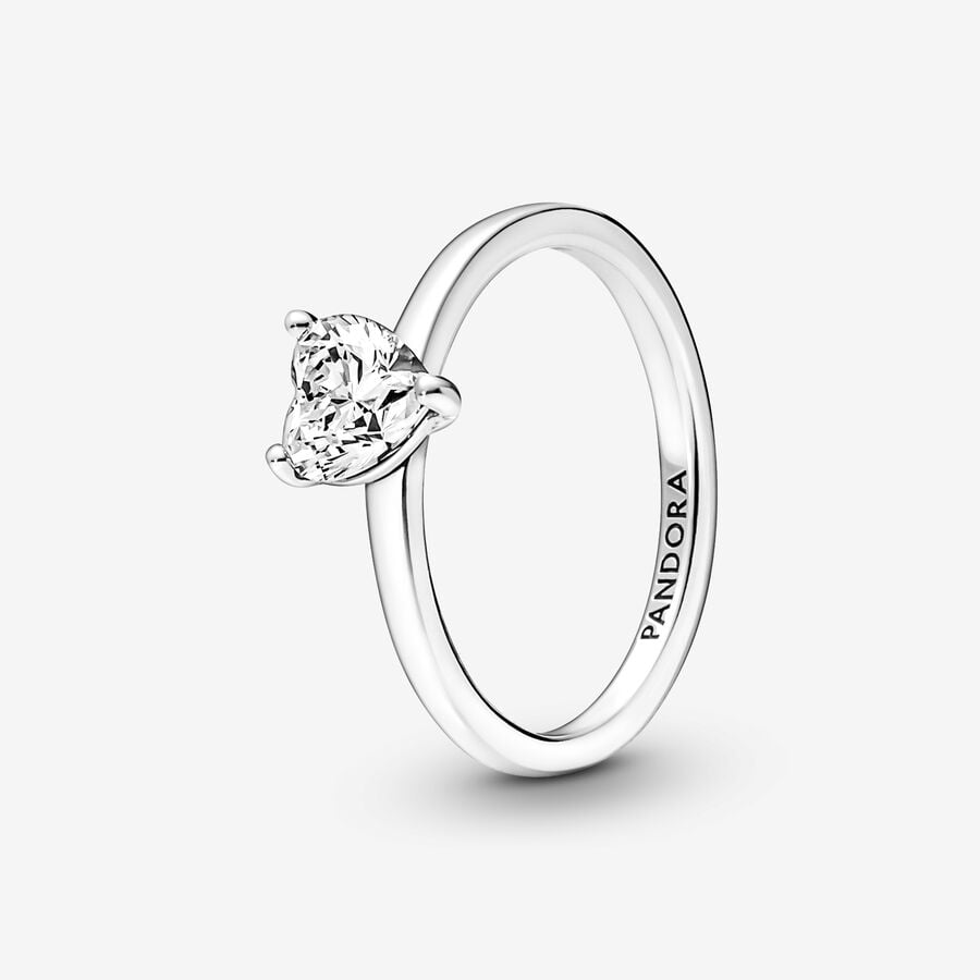 R893 Heart Ring