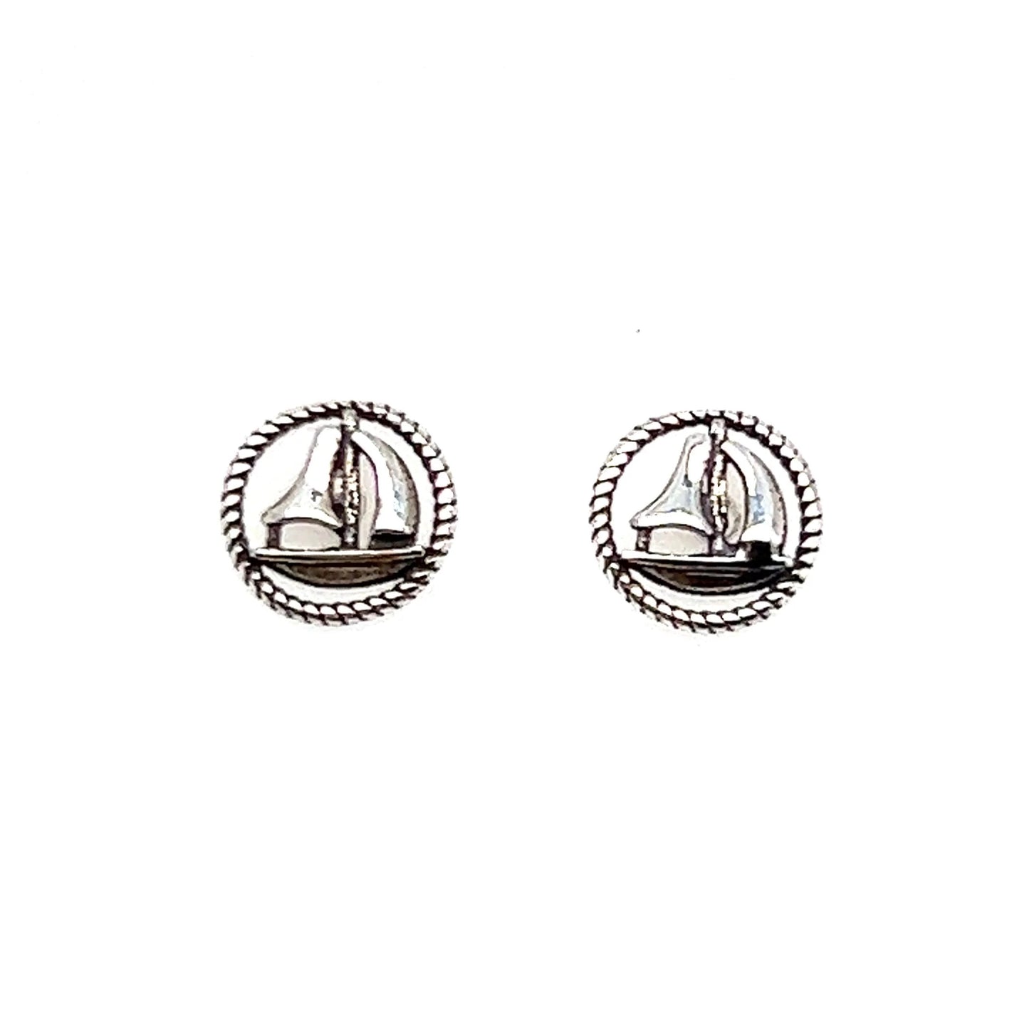 A6 Boat earring in circle