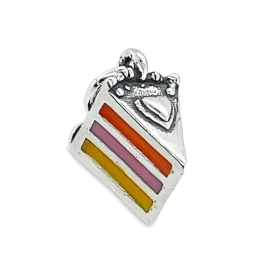 D1419 Cake Pendant