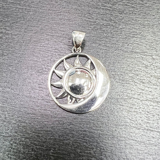 D1862 Sun Moon Circle Pendant