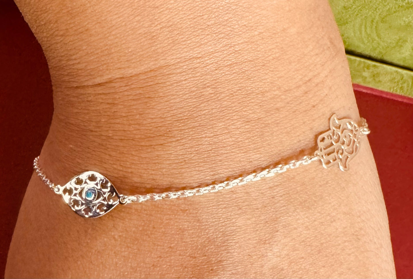 T10 Eye Anklet