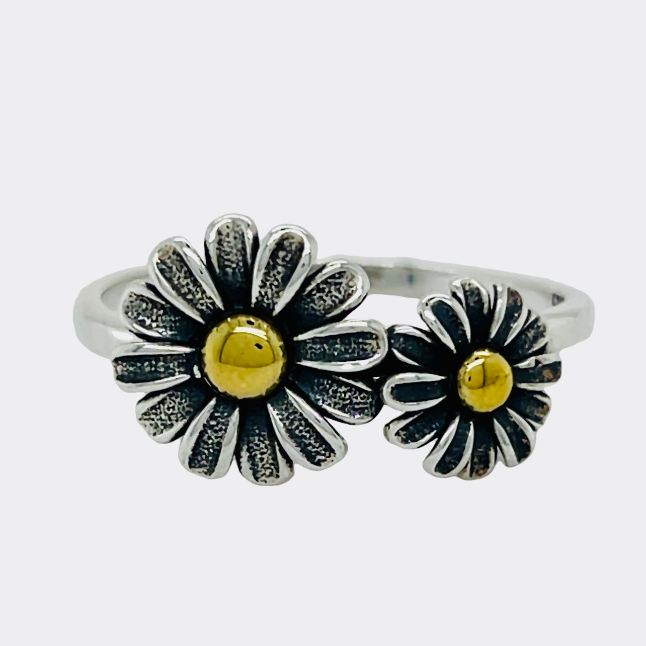 R1013 Flower Ring With Gold