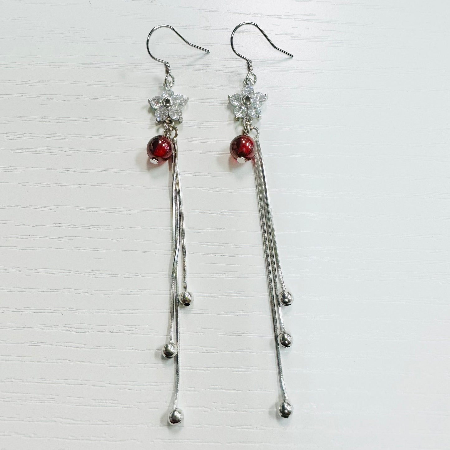 P586 Star Hook Earrings Red Ball