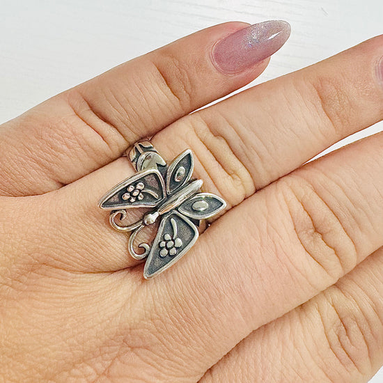 R837 Big Butterfly With Flowers Ring