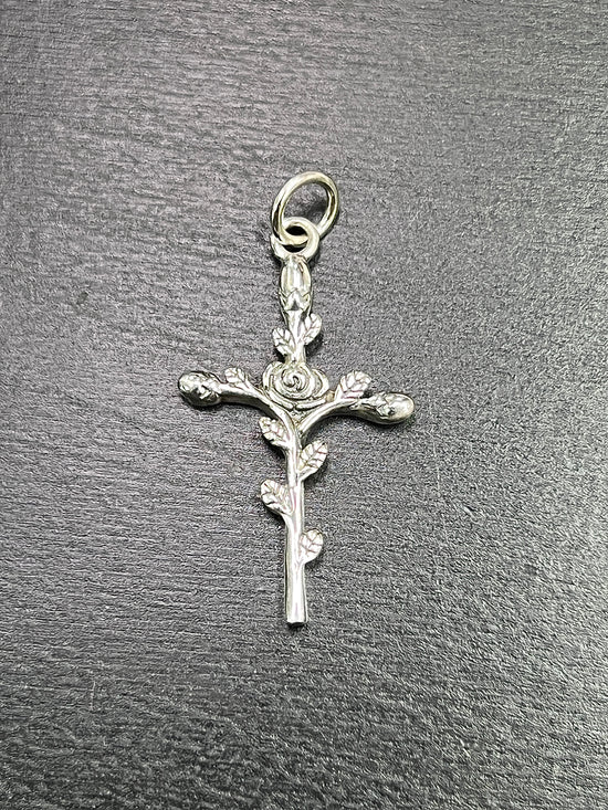 D1869 Cross rose Pendant