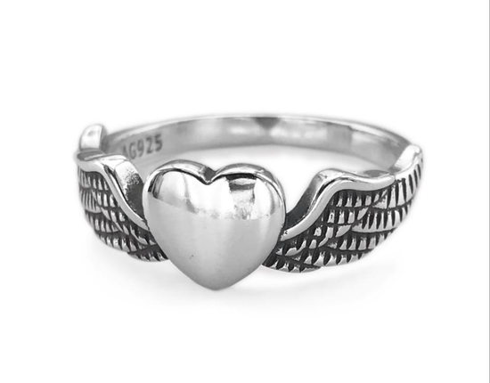 R927 Anillo Corazón Con Alas