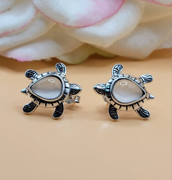 A562 White Stone Turtle Post Earrings