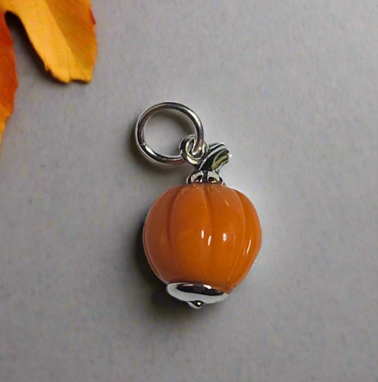 D2353 Orange Pumpkin Pendant