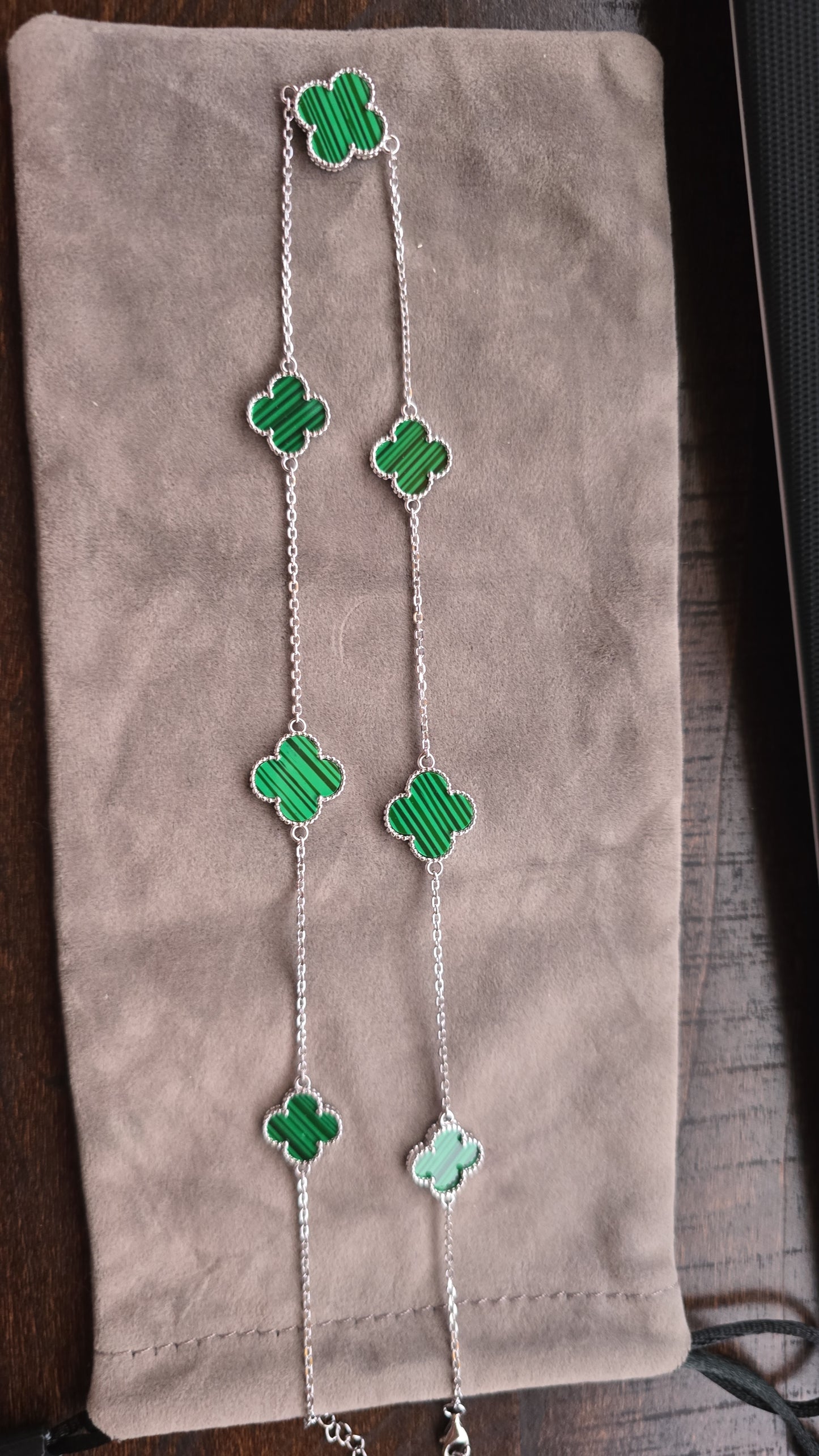 CA175 Green Flower Necklaces 7 Green Clovers