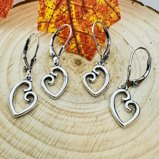 P592 Heart Hook Earrings