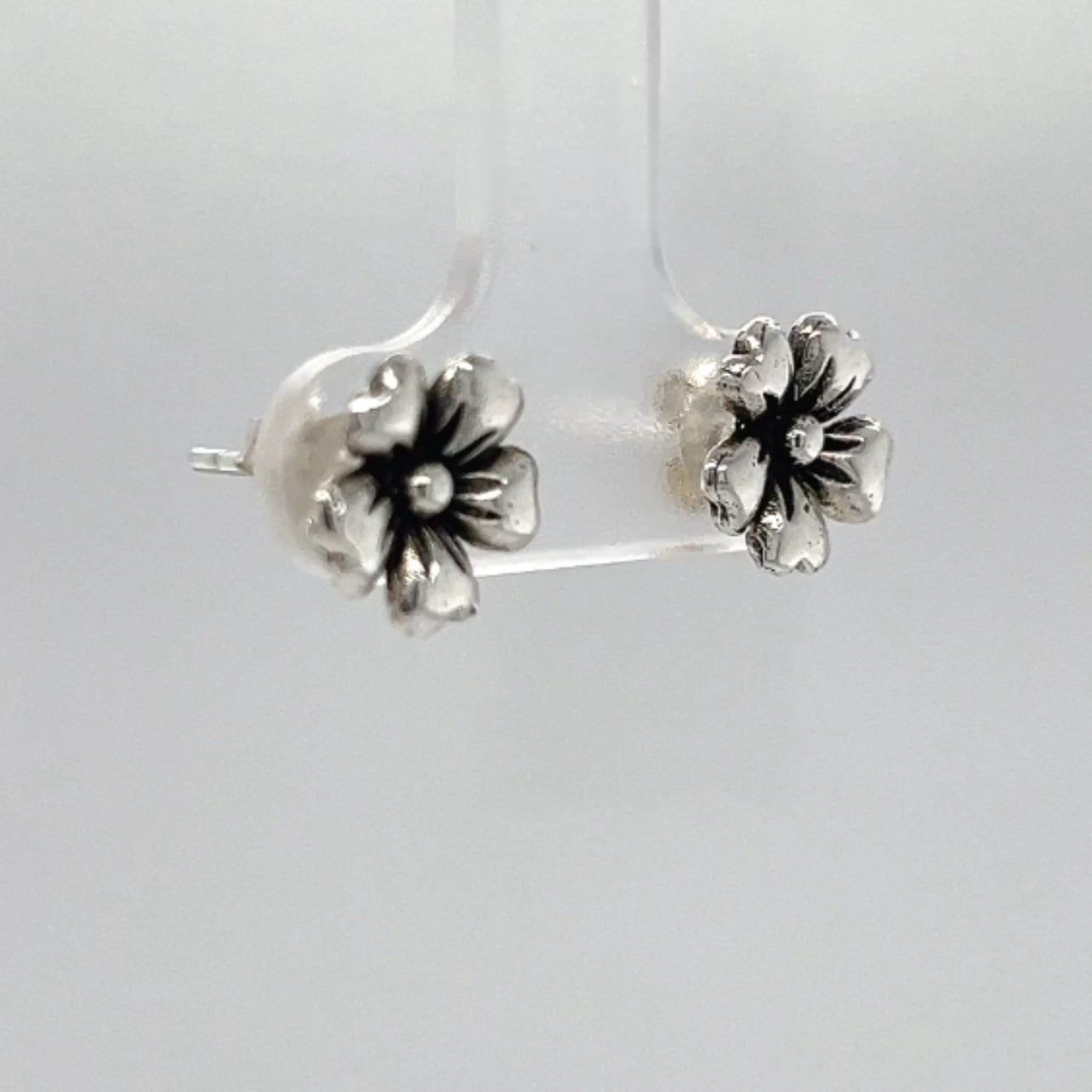 A831 Flower Post Earrings