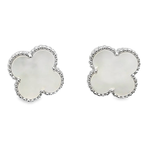 A556 White Flower Earring