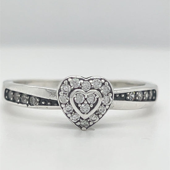 R692 Heart Ring