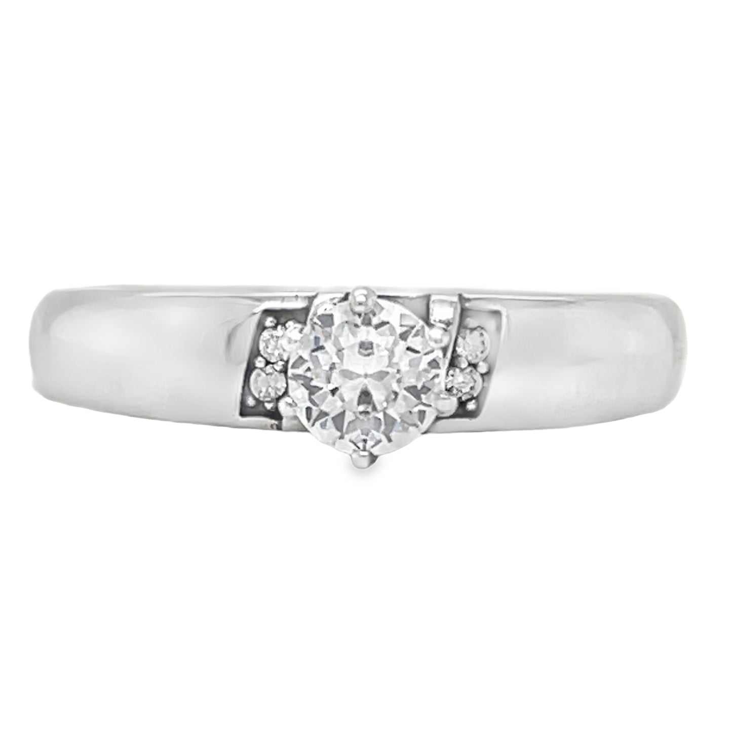 R686 Engagement Ring