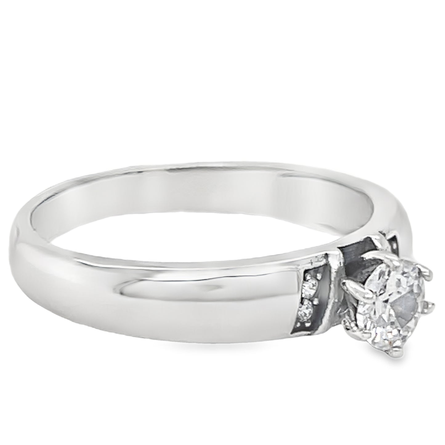 R686 Engagement Ring