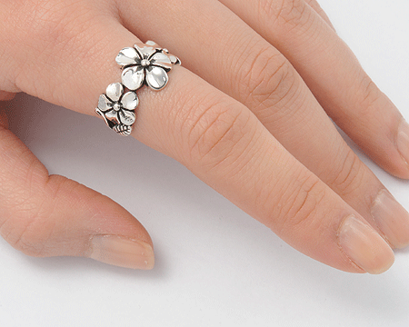 Anillo de flores R984