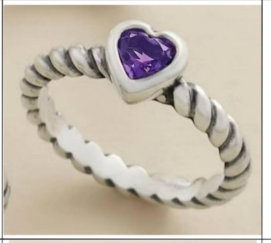 R946 Anillo Corazón Púrpura