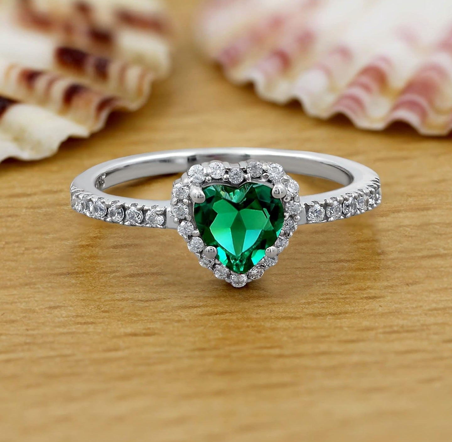 Anillo de corazón de piedra verde R1040