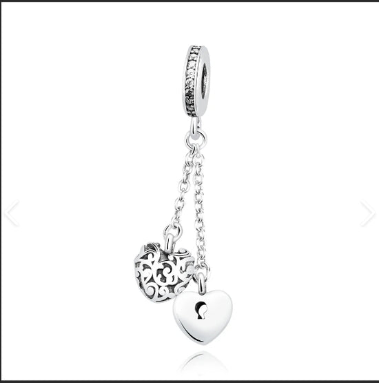 D2185 Heart Dangle Charm Pendant