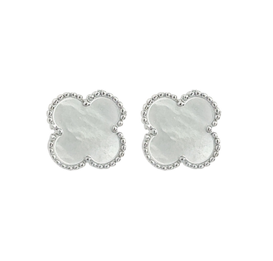 A556 White Flower Earring