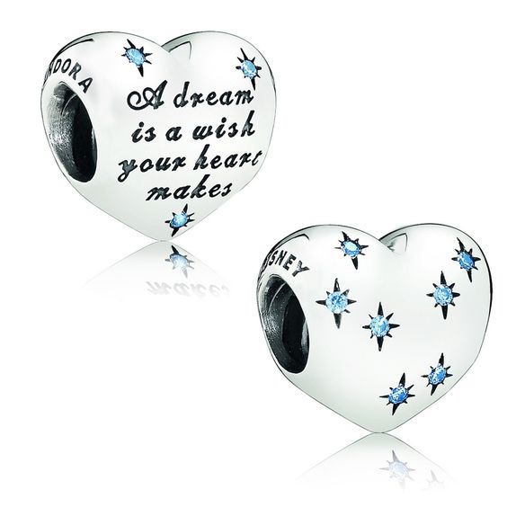 D2163 Heart With Stars Pendant