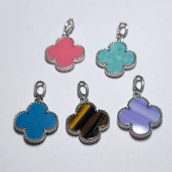 D2214 Multicolor Clover Pendants