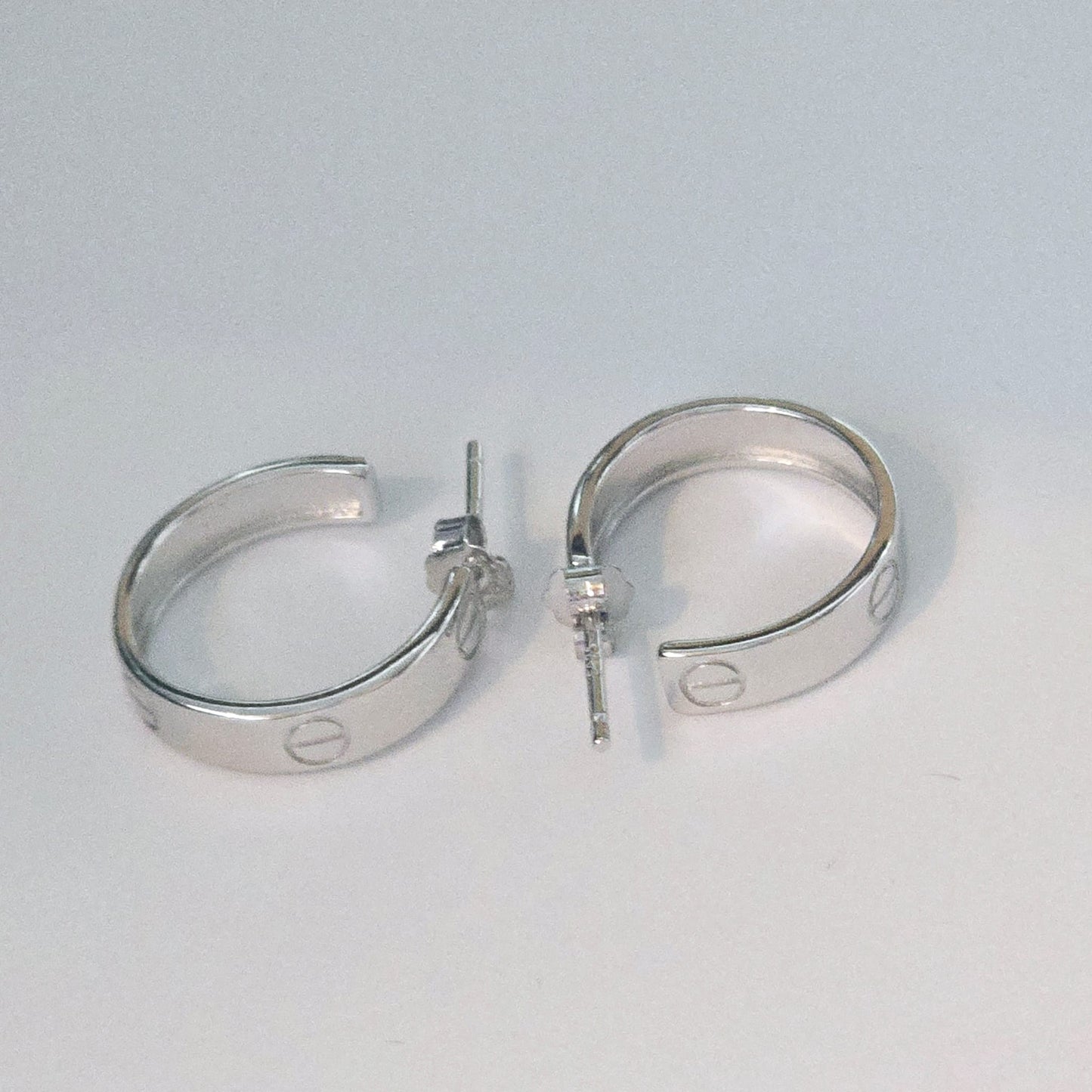 P584 Nail Style Hoop Earrings