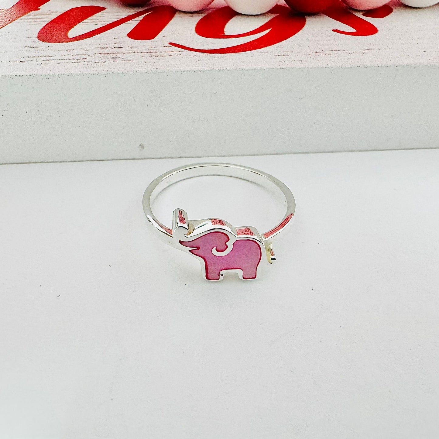 R1066 Pink Stone Elephant Ring