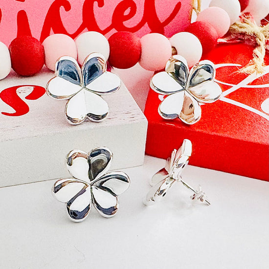 A1086 Big Clover Earrings