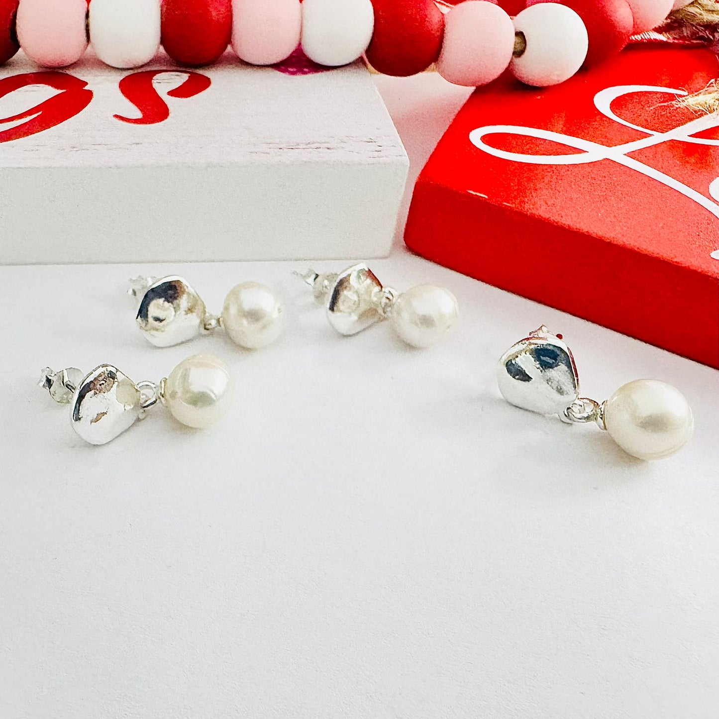 A1090 Dangle Pearl Post Earrings