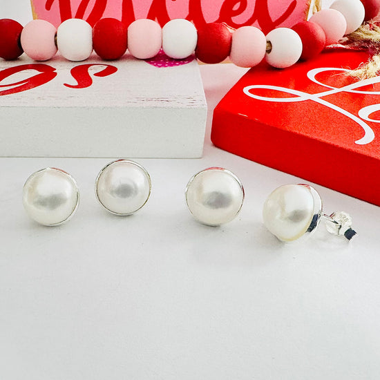 A1089 Post Pearl Earrings