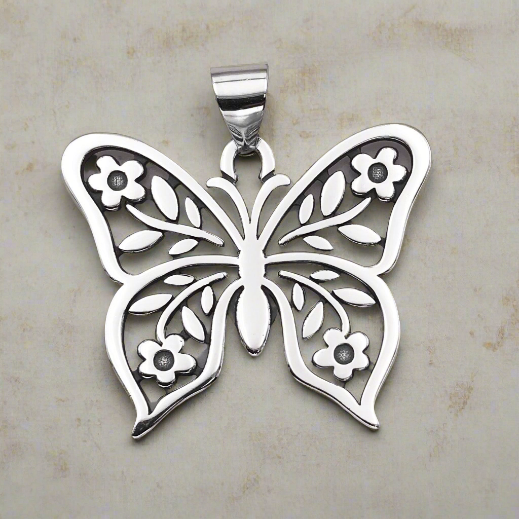 D2005 Big Butterfly Flower Pendant