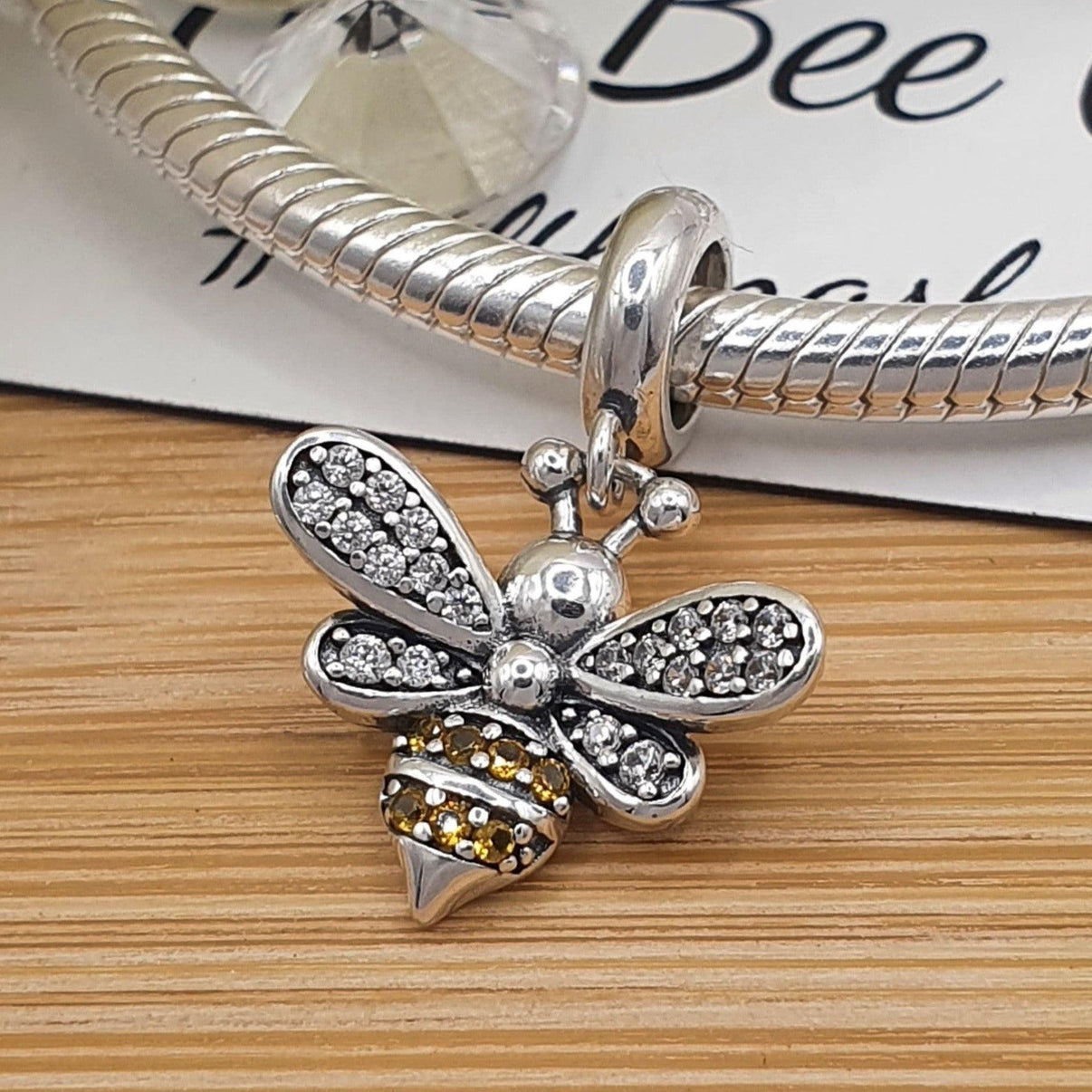 D2321 Bee Charm