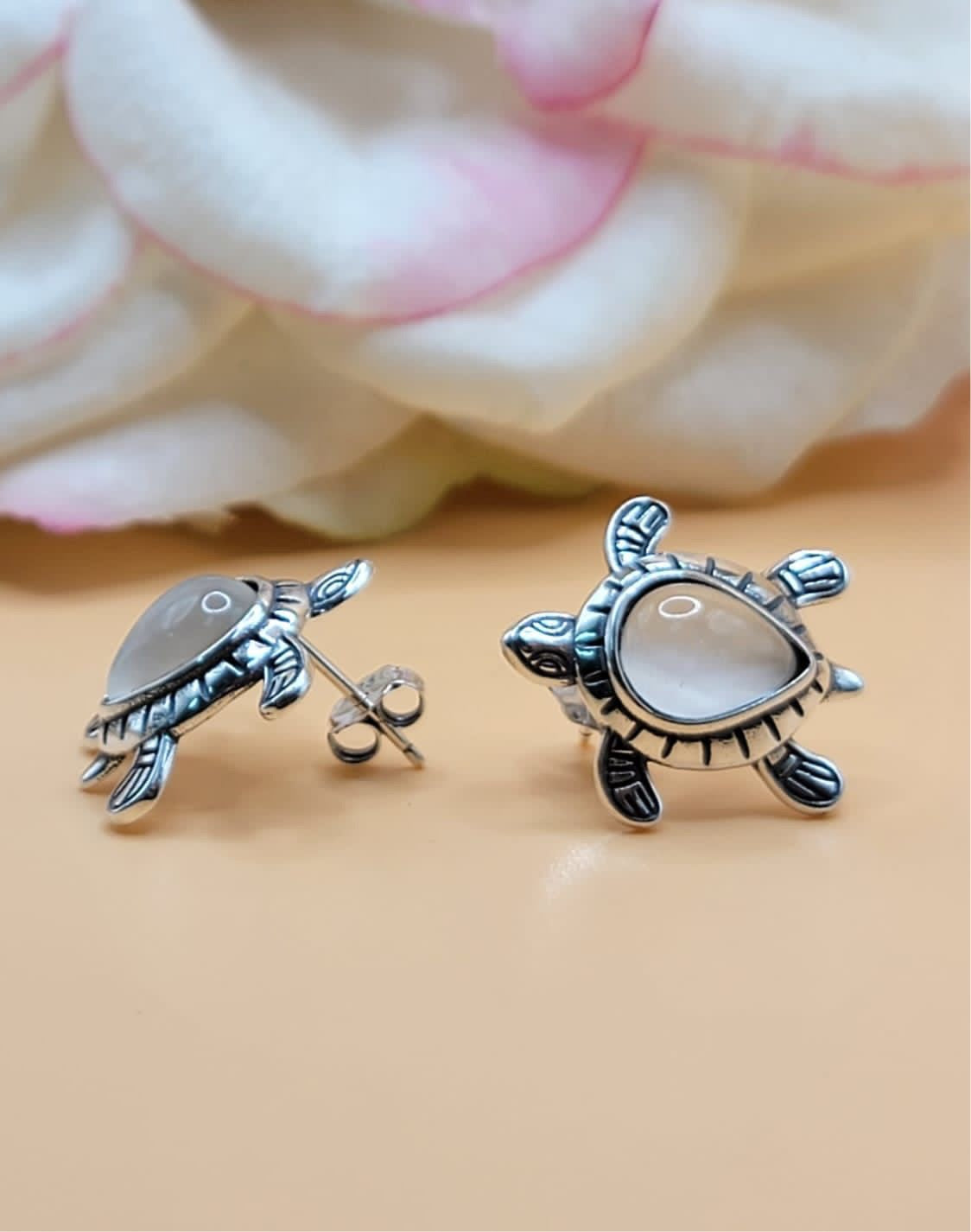 A562 White Stone Turtle Post Earrings