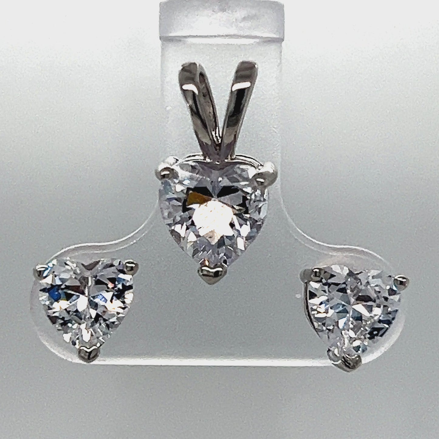 Load and play video in Gallery viewer, A811 CZ Stone Heart Pendant &amp;amp; Post Earrings
