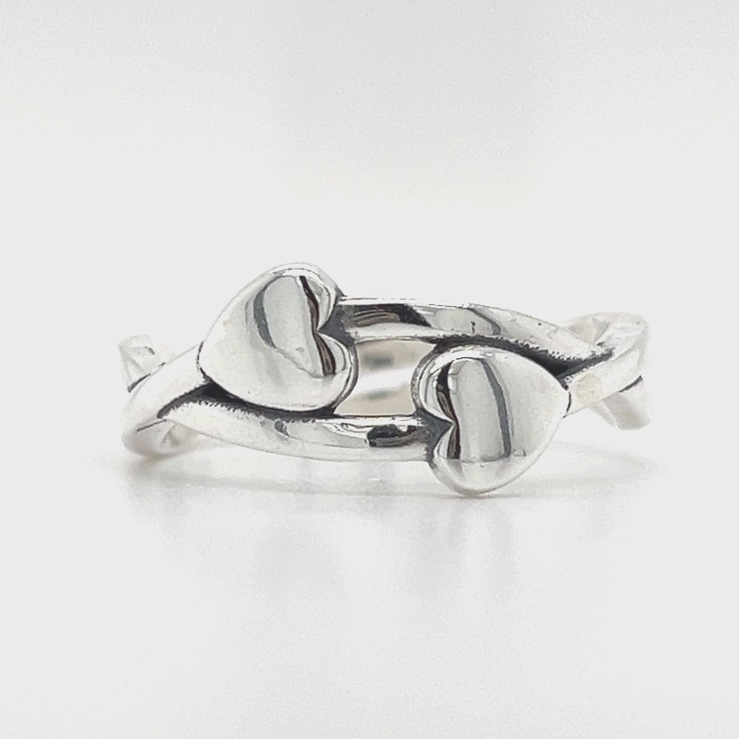 Load and play video in Gallery viewer, R885 Heart Infinity Ring
