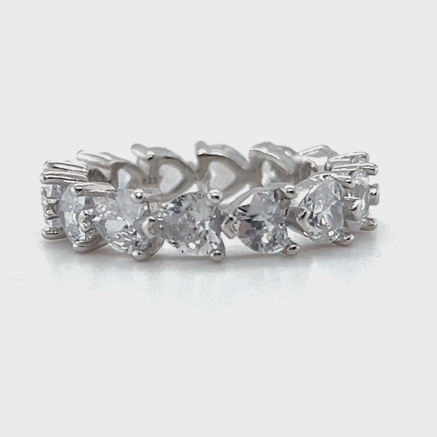 Load and play video in Gallery viewer, R977 Heart Eternity Band Ring
