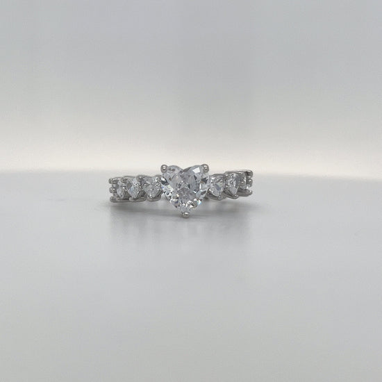 R940 Heart Eternity Ring