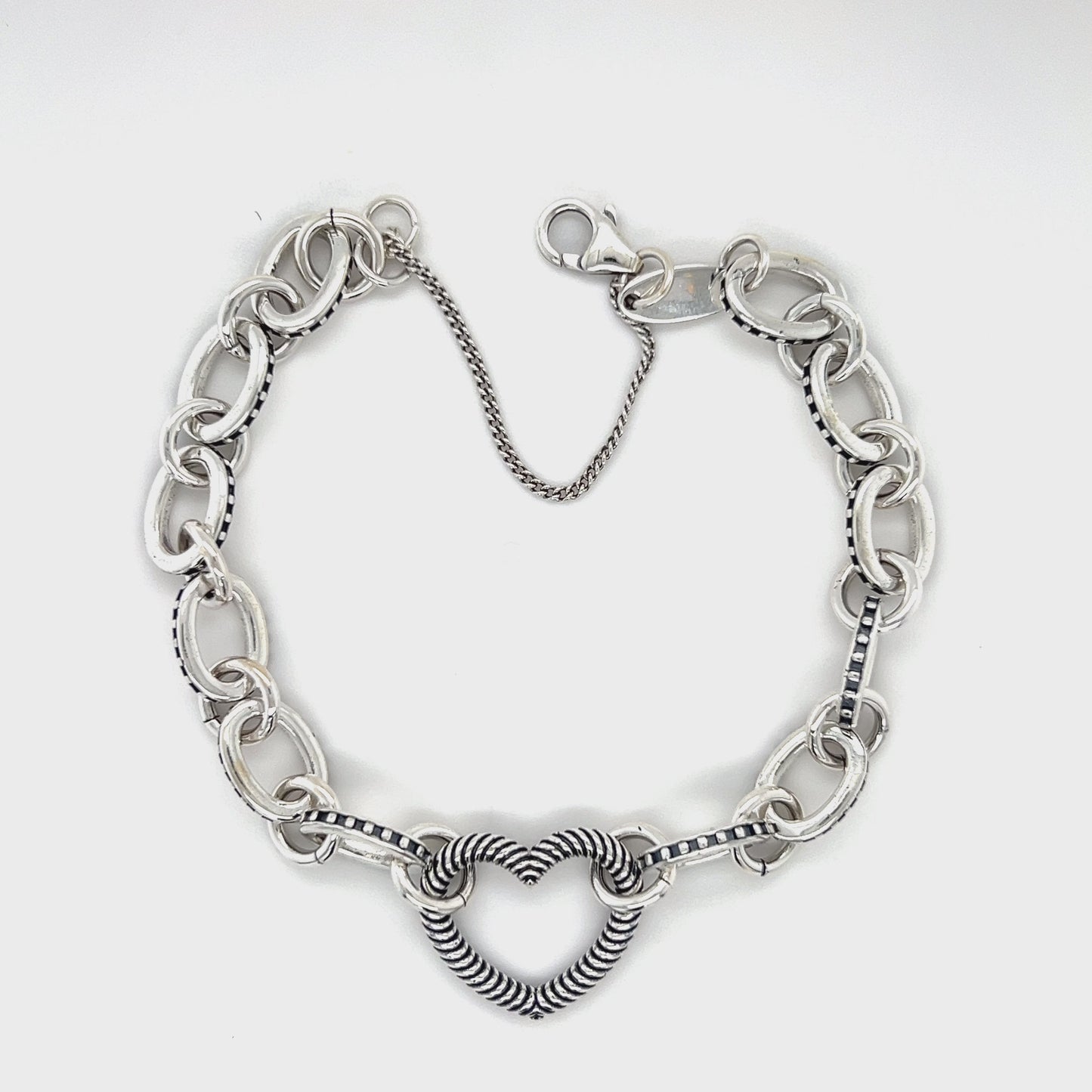 Load and play video in Gallery viewer, M156 Heart Bracelet 21cm
