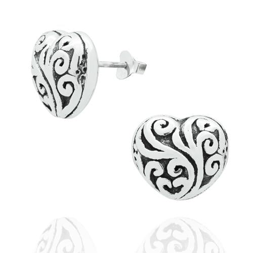 A896 Design Heart Post Earrings