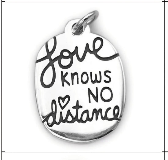 D1936 Love Knows No Distance Pendant