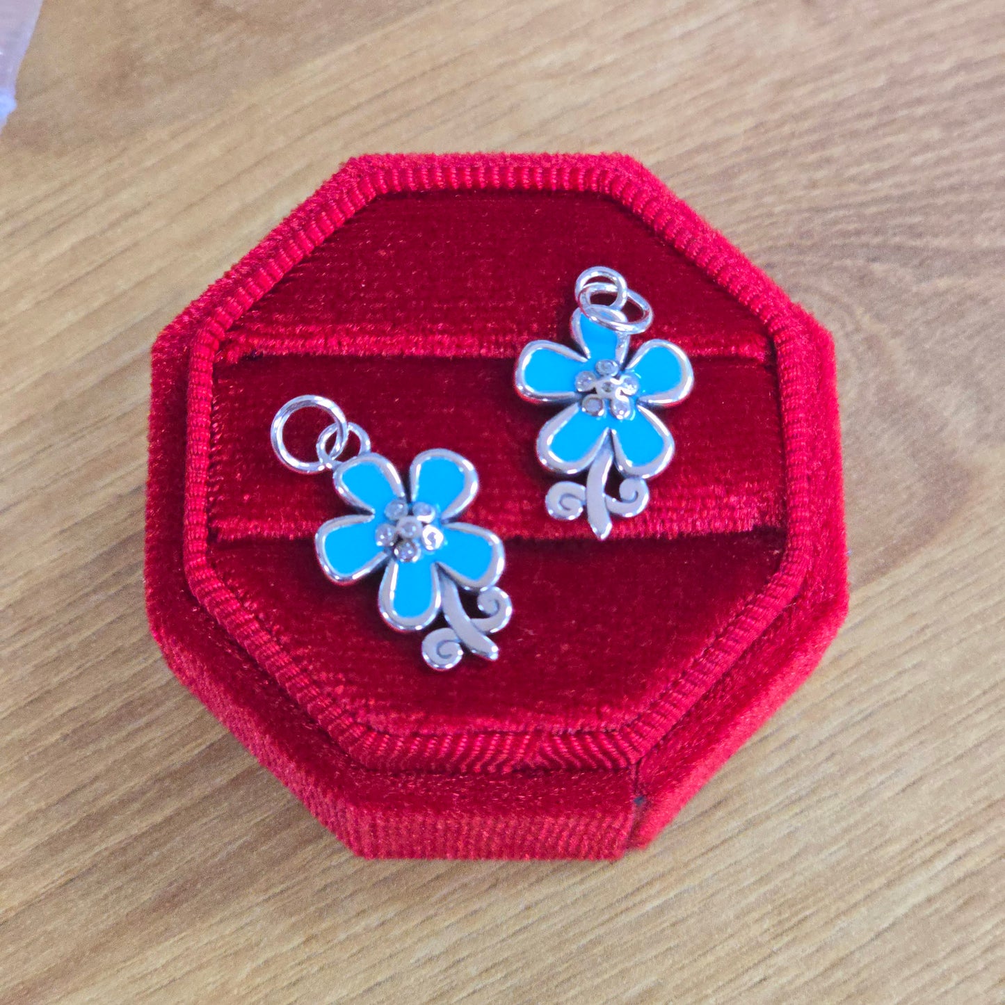 D2315 Color Flower Pendant