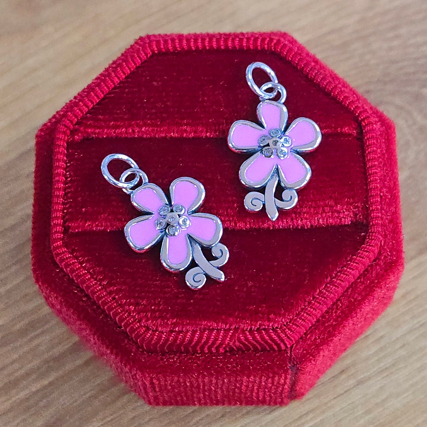 D2315 Color Flower Pendant