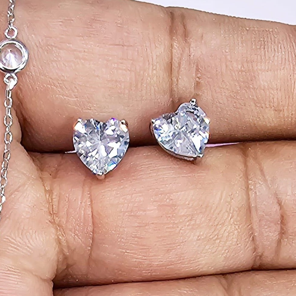 Pendientes con forma de corazón y diamantes A855