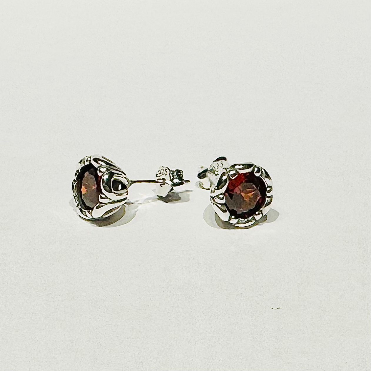 A877 Flower Stone Earrings